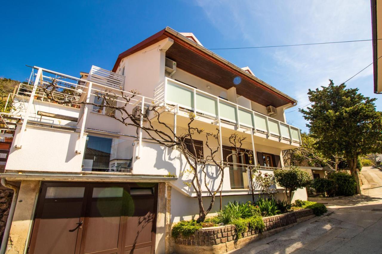 Apartment Mario With Terrace And Sea View Baška Exteriér fotografie
